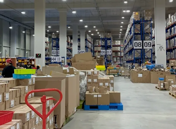 Procurement Guide 2025: Typer af indkøb, procestrin og nøglestrategier til omkostnings- og leverandørstyring